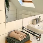 Helles Fuer Bis Zu 4 Personen In Ruhiger Lage