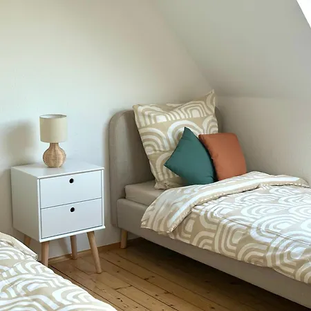 Helles Für Bis Zu 4 Personen In Ruhiger Lage *