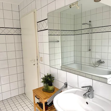 Helles Fuer Bis Zu 4 Personen In Ruhiger Lage Lejlighed Mönchengladbach