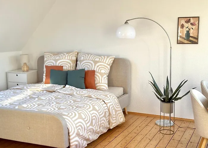 Helles Für Bis Zu 4 Personen In Ruhiger Lage Apartment *